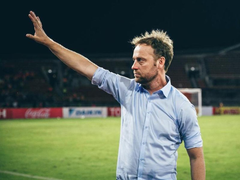 HLV Đức của CLB TP.HCM đang cách ly tại Việt Nam 