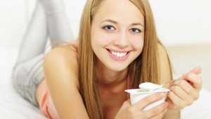 Phụ nữ có nên ăn sữa chua hàng ngày?