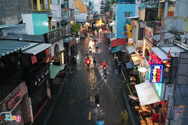 Triều cường vượt báo động 3, nhiều nơi ở TP.HCM có nguy cơ ngập