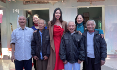 Sau cuộc thi Miss Earth, Thái Thị Hoa về quê mở tiệc chia vui với người thân