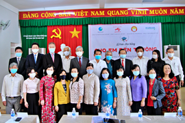 Trao học bổng 'Cho em đến trường' lần thứ 17 đến học sinh vượt khó tỉnh Đồng Nai