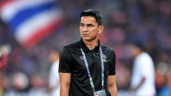 HLV ngoại ở V-League: Kiatisak vượt 'tượng đài' Petrovic?