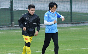 Bác sĩ Choi bác tin Quang Hải gặp chấn thương khi tập trung tuyển Việt Nam