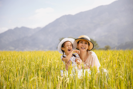 Hà Kiều Anh đưa ba con khám phá Mù Cang Chải