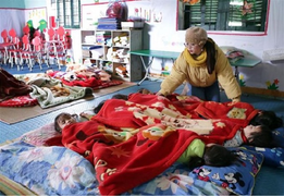 Hơn 22.200 học sinh nghỉ học tránh rét