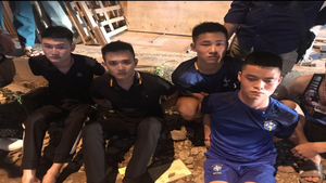 Dàn dựng tai nạn, dùng dao chém gục đối thủ để trả thù cho bạn