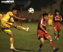 Danh Trung căng mình 'chịu đòn', U21 Viettel thể hiện bản lĩnh vô địch