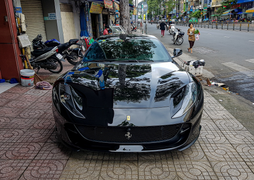 Chi tiết Ferrari 812 Superfast thứ 2 tại Việt Nam