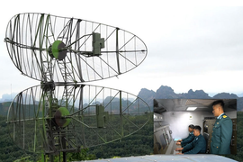 Video: Những 'cánh sóng' radar Tây Bắc, vươn mắt thần canh giữ trời Việt Nam