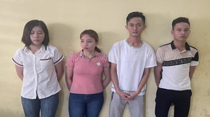 Tạm giữ nhóm người chuyên rao bán các thiếu nữ làm tiếp viên quán Karaoke