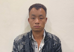 Cháu họ nổ súng tự chế vào cả nhà đang ăn cơm, cụ bà 76 tuổi bị thương