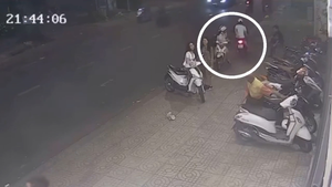 Video: Giật điện thoại di động trong vòng 3 giây tại TP.HCM