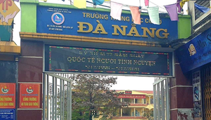 Hút thuốc lá điện tử trong trường, nam sinh lớp 8 bị đình chỉ học 