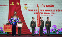 Tổng công ty mạng lưới Viettel đón nhận danh hiệu Anh hùng lao động