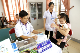 Giữ vững và phát huy thành quả của tiêm chủng mở rộng