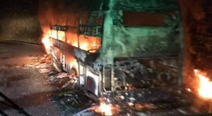 Xe khách bốc cháy ở Điện Biên, 6 người may mắn thoát nạn