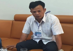 Khởi tố, bắt tạm giam nguyên chủ tịch xã bắt gỗ lậu về biếu cán bộ 