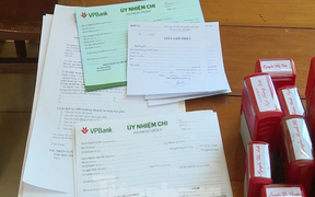 'Nữ quái' làm giả hồ sơ vay, lừa đảo tiền của ngân hàng ở Hà Nội