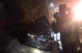 Xe biển xanh tông vào đuôi xe container, 4 người thương vong