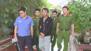 Xin về chở vợ đi sinh, bị bạn nhậu đâm chết