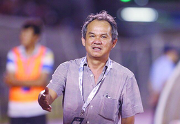 Đưa Kiatisak trở lại HAGL, bầu Đức lại nổi như cồn