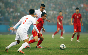 Video: Bùi Hoàng Việt Anh sút tung lưới đội tuyển Việt Nam