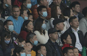 Vợ Công Phượng lần đầu xuất hiện cổ vũ tuyển Việt Nam