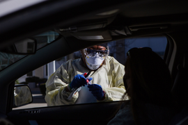 Cứ 17 người Mỹ có 1 người mắc COVID-19, tỷ lệ chết 1‰