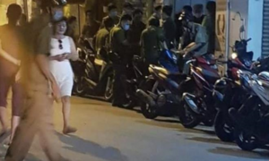 Khởi tố nam thanh niên chơi trò bạo dâm làm chết bạn cùng giới