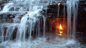 Video: Bí ẩn ngọn lửa bất tử bên thác Eternal Flame