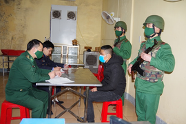 Triệt phá đường dây vận chuyển 13kg ma tuý xuyên quốc gia