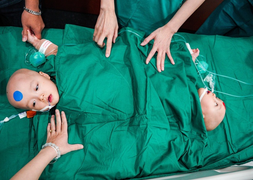 Những 'lần đầu tiên' ấn tượng và mang tầm thế giới của y tế Việt Nam 2020