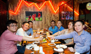 Next Media mang không khí bóng đá Đức tới 4 cơ sở của Vuvuzela tại Hà Nội