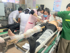 Sức khỏe các nạn nhân vụ rơi thang tời, 11 công nhân thương vong ở Nghệ An