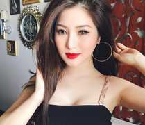 Hương Tràm mắc kẹt tại Mỹ, cô đơn vì không được về nhà đón Tết