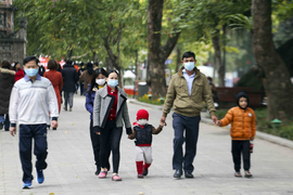 Trời nắng, nhiệt độ miền Bắc tăng nhẹ trong ngày nghỉ cuối cùng Tết Dương lịch