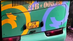  Phát hiện xe khách cố tình che biển số trên cao tốc Nội Bài - Lào Cai