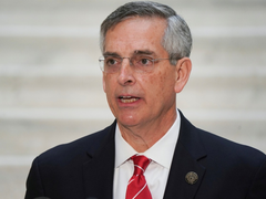 Quan chức bầu cử Georgia bị ép nghe điện thoại của Tổng thống Trump