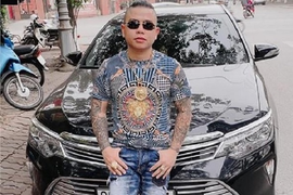 Truy tìm kẻ nổ súng bắn xe chở 'thánh chửi' Dương Minh Tuyền