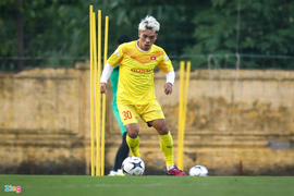 Lý do HLV Park Hang Seo dùng hàng tiền vệ kim cương ở tuyển Việt Nam