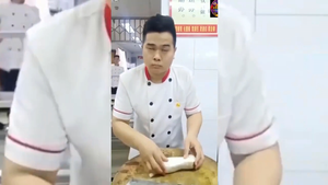 Video: Xem đầu bếp khiếm thị Trung Quốc phô diễn tuyệt kỹ chế biến thực phẩm