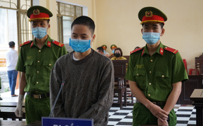 Đâm chết quản lý vì bị ngăn cản về quê, phu vàng lĩnh 2 năm tù