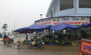 Trung tâm thương mại tổ chức họp chợ trái phép, 500 tiểu thương Hà Tĩnh bức xúc