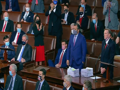 Video: Nhiều nghị sĩ Cộng hòa vỗ tay phản đối kết quả trong buổi họp quốc hội Mỹ