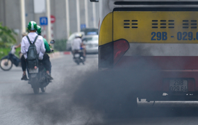 Công an Hà Nội sẽ xử phạt các xe xả khói đen, quá niên hạn sử dụng