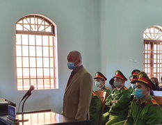 Cựu bí thư xã đốt xác bất ngờ khai có người chứng kiến y giết người