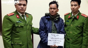 Bắt người đàn ông vận chuyển 10 bánh heroin