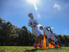 Công Phượng căng mình tập luyện, Kiatisak lần đầu chỉ đạo HAGL ở Hàm Rồng