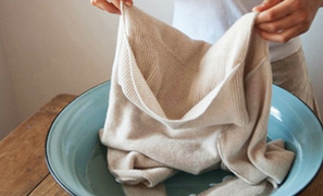 Mẹo tẩy vết mốc trên quần áo cực hiệu nghiệm