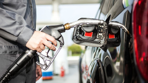 Giá xăng tăng hơn 400 đồng/lít